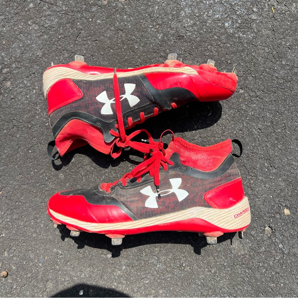 Under Armour Red and Black Baseball Cleats Size 9.5